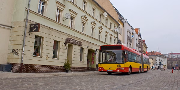 Włączenie do ruchu przystanku C. H. Korona