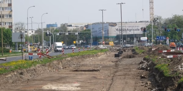 Przedłuży się remont Legnickiej – o miesiąc!
