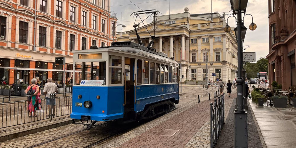 Mkną po szynach z epoki tramwaje. Zabytkowe pojazdy znowu na ulicach Wrocławia!