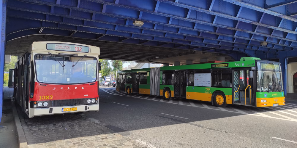 Poznański Jelcz PR110 na Wrocławskich Liniach Turystycznych