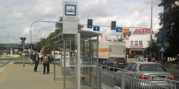 Nowoczesny przystanek tramwajowy na Legnickiej