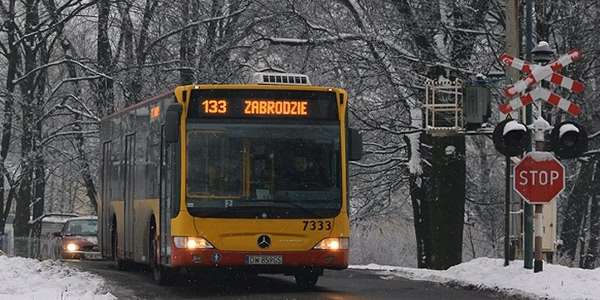 Zmiany w komunikacji na czas remontu przejazdu kolejowego