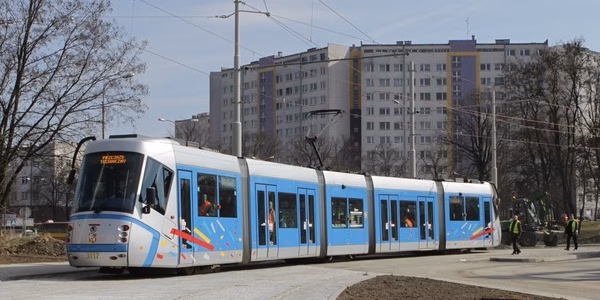 Tramwaj Plus pierwszy raz na Kozanowie! (ZDJĘCIA)