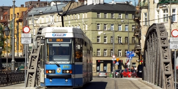 Tramwaje jeżdżą przez Mosty Młyńskie (ZDJĘCIA, FILM)