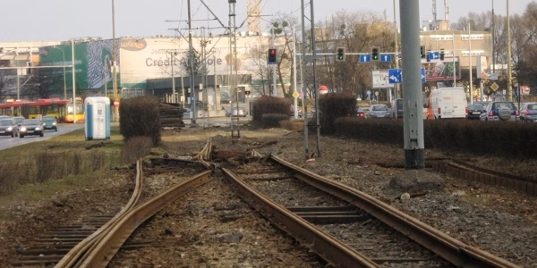 Wymiana torów na Legnickiej rozpoczęta (ZDJĘCIA)